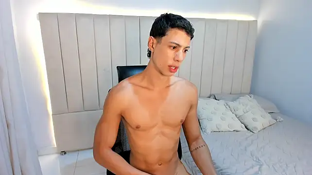 XXX chat uživo modela JustPhantom