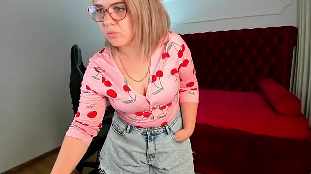 Chat XXX en directo de AdeleRavelle