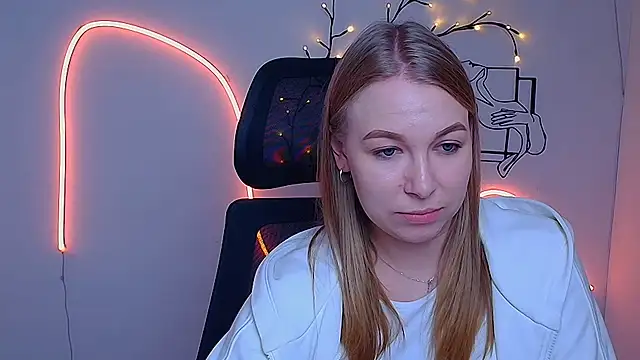 Dana_flowers élő XXX-chatje