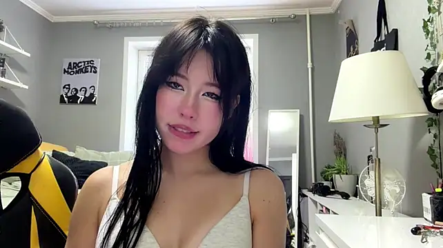 AmiKiten Live XXX chat