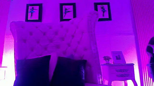 XXX chat uživo modela Pola_Pnk