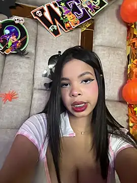 PamelaCullen XXX чат на живо