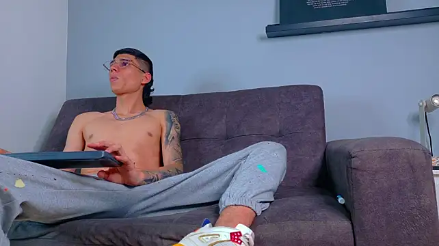 XXX chat uživo modela BryanGrey__