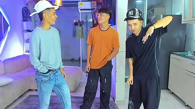 แชท XXX สดของ Houseofwarrios