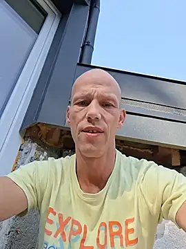 genaroo38's Live XXX Chat