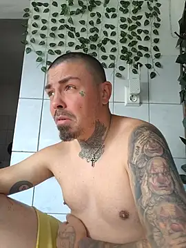 Chat +18 de Berti3128 ao vivo