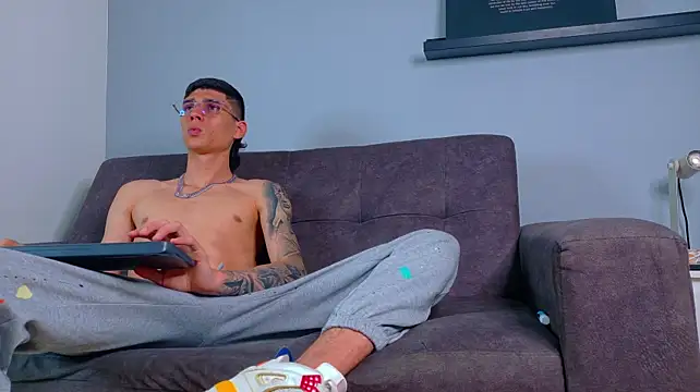 Chat +18 de BryanGrey__ ao vivo