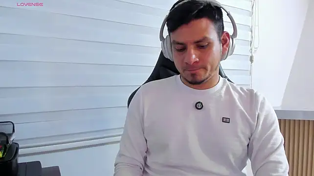 Chat +18 de Rick_Adams ao vivo