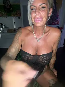 Big-Tits696969 Live XXX-chat