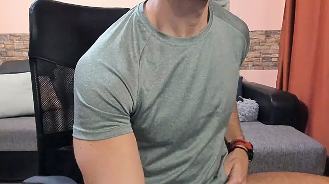 HotHunkTrainer Chat XXX in diretta