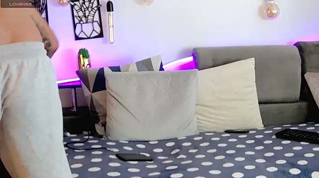 ThomasEdisonn's Live XXX Chat