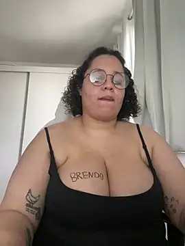 แชท XXX สดของ GiMilf