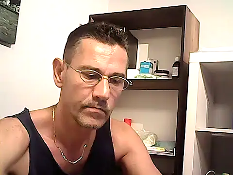mastercharisma35 Adlı Modelin Canlı XXX Sohbeti