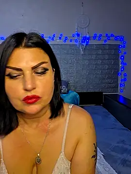 kataleya94 Adlı Modelin Canlı XXX Sohbeti