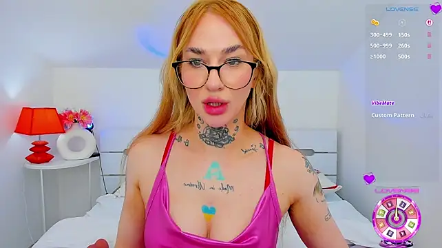 WowSarra's Live XXX Chat
