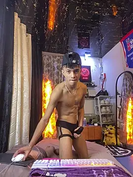 Twinkyecho XXX чат на живо