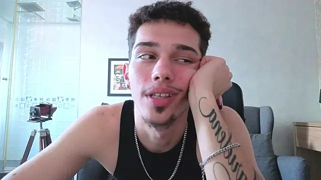 XXX chat uživo modela KaydenDrew