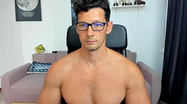 BrutusK08 Adlı Modelin Canlı XXX Sohbeti