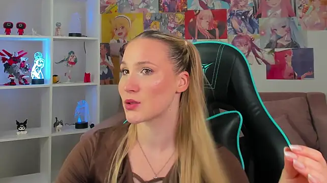 ElaraVoltage Chat XXX live