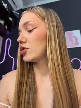 XXX chat uživo modela MilaMoone