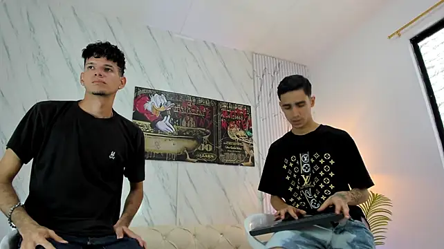COOL_BOYS2 Adlı Modelin Canlı XXX Sohbeti
