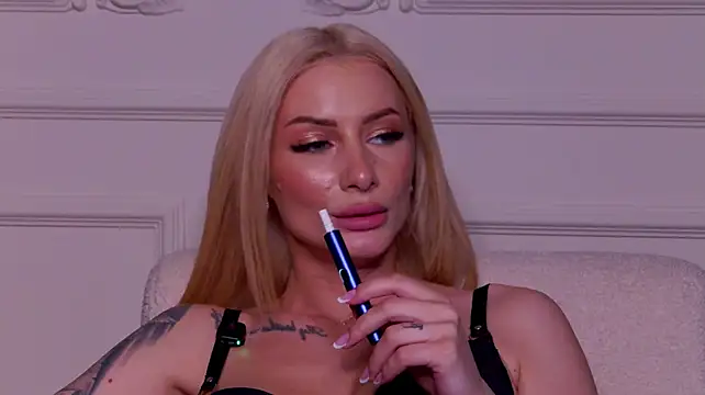 AngieShae live XXX chat