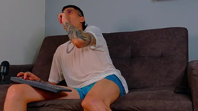 BryanGrey__ – Naživo XXX chat