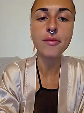 kylie_blck Adlı Modelin Canlı XXX Sohbeti