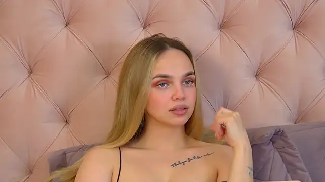 צ'אט XXX בשידור חי של AnitaVenture