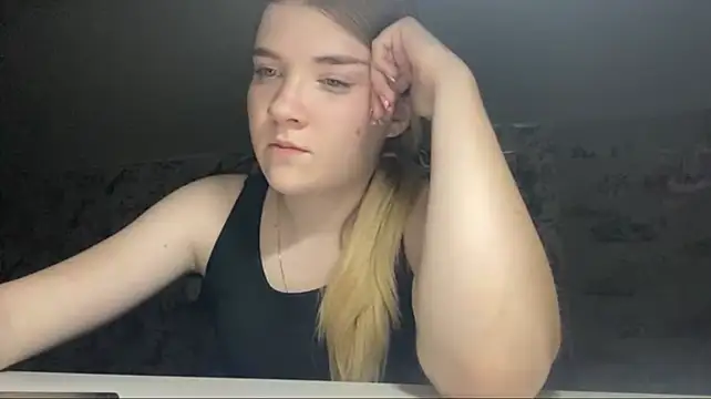 Chat +18 de VerdaGormly ao vivo