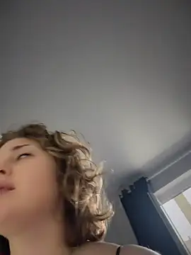 دردشة KellyKeler الجنسية المباشرة