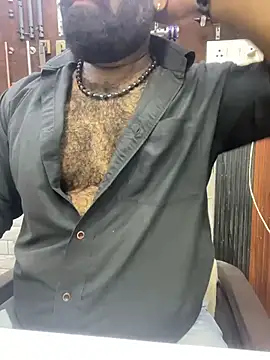 Pokazy przed kamerką – hairy_indian_dad