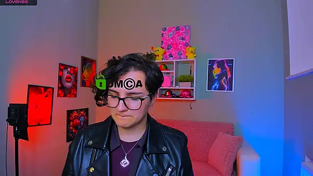 moon_vixen Adlı Modelin Canlı XXX Sohbeti
