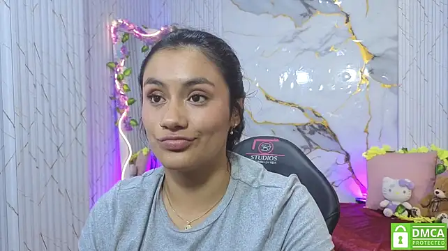 Chat +18 de PEACHY_TAY ao vivo