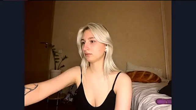 LishaNuding: онлайн-секс-чат