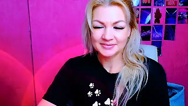 XXX chat uživo modela Baddy_Girl_