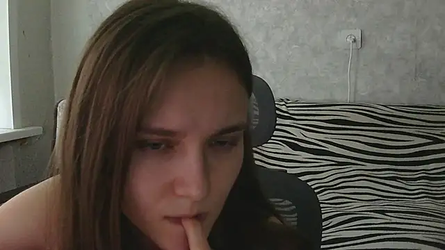 Chat +18 de DolcezzaCream ao vivo