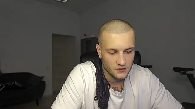 Онлайн чат XXX Igor_Wilde