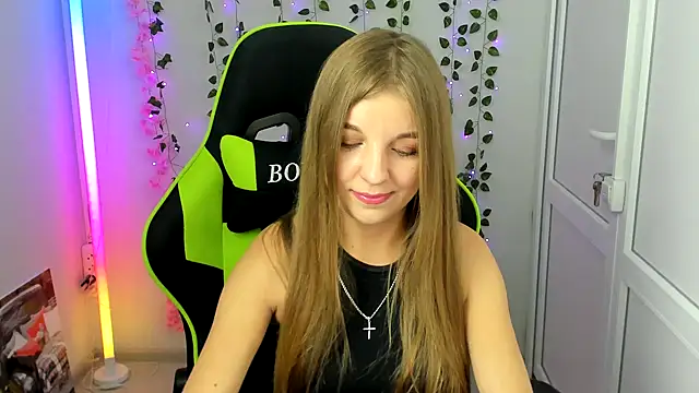 دردشة LuckyKinsley الجنسية المباشرة