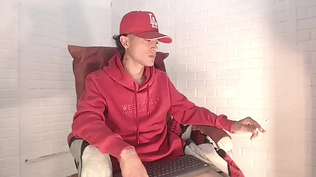 צ'אט XXX בשידור חי של Edward_Milleer