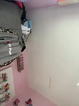 צ'אט XXX בשידור חי של cherrybaby30xx