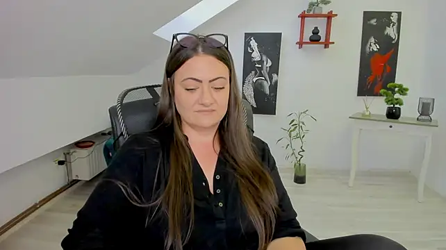 Czat XXX na żywo – MistressDarrah