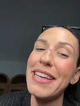 Chat +18 de lola_tentatiion ao vivo