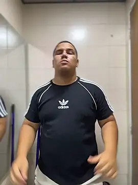 Patricio_02 Adlı Modelin Canlı XXX Sohbeti