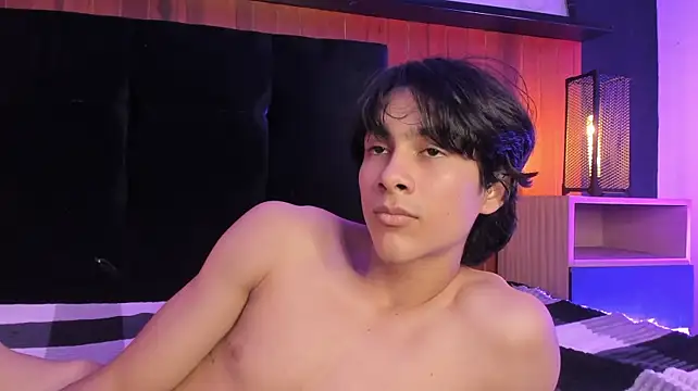 Cheys_Mast live XXX chat