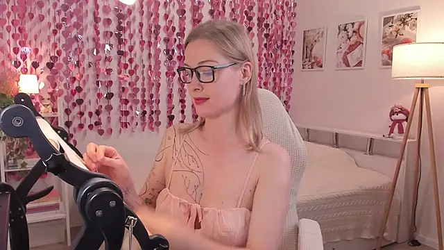 SexyStitcher live XXX chat