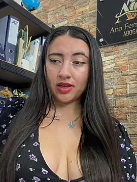 _Sarah-Office1's Live XXX Chat
