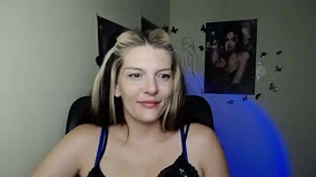 Chatroom XXX en direct de VanessaRey_