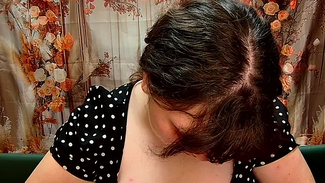 NeonilaLisova Adlı Modelin Canlı XXX Sohbeti