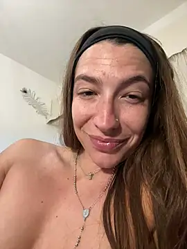 Yara-Lolii Adlı Modelin Canlı XXX Sohbeti